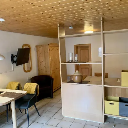 Ferienweingut Peter Stuebinger *